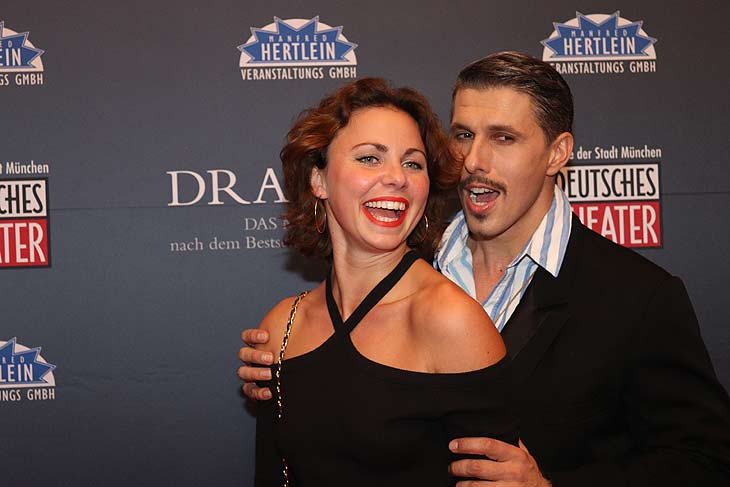 roter Teppich Dracual Premiere: Miriam Neumaier und Daniel Rakasz (spielt Quincey Morris) (&copy;Foto: Martin Schmitz)